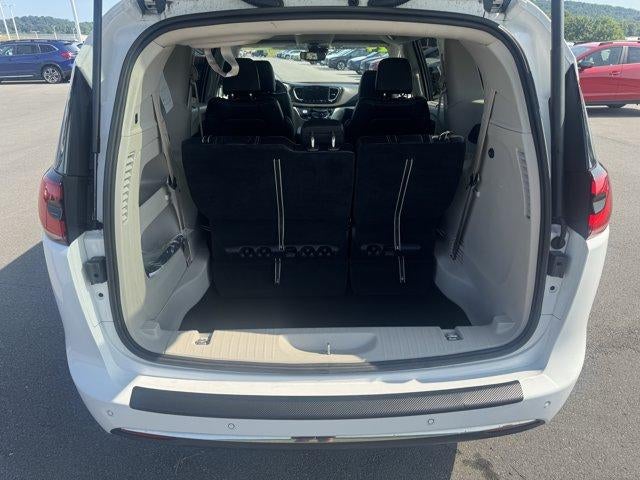 2024 Chrysler Pacifica Touring L FWD