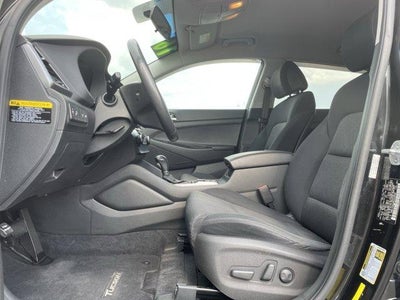 2016 Hyundai TUCSON FWD 4dr Sport