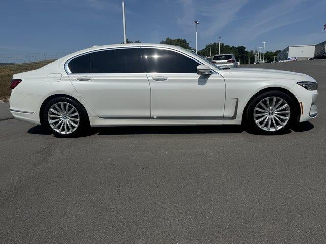 2022 BMW 740i xDrive Sedan