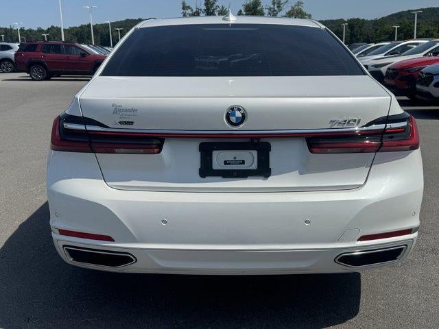 2022 BMW 740i xDrive Sedan