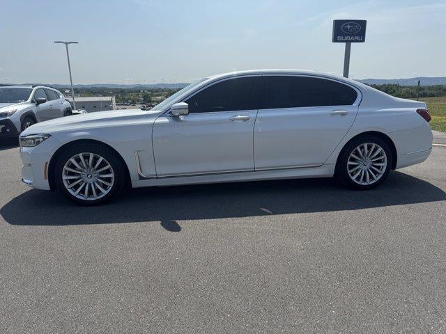 2022 BMW 740i xDrive Sedan
