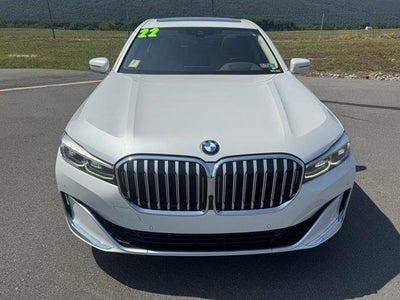 2022 BMW 740i xDrive Sedan