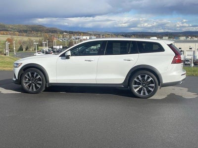 2022 Volvo V60 Cross Country T5 AWD