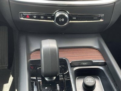 2025 Volvo V60 Cross Country B5 AWD Plus