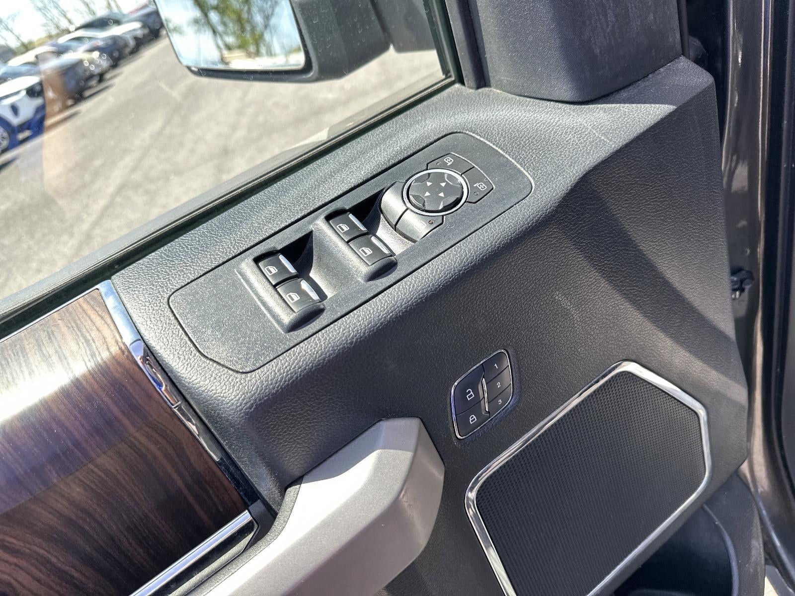 2017 Ford F-150 Lariat 4WD SuperCrew 5.5' Box