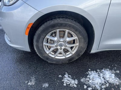 2024 Chrysler Pacifica Touring L FWD