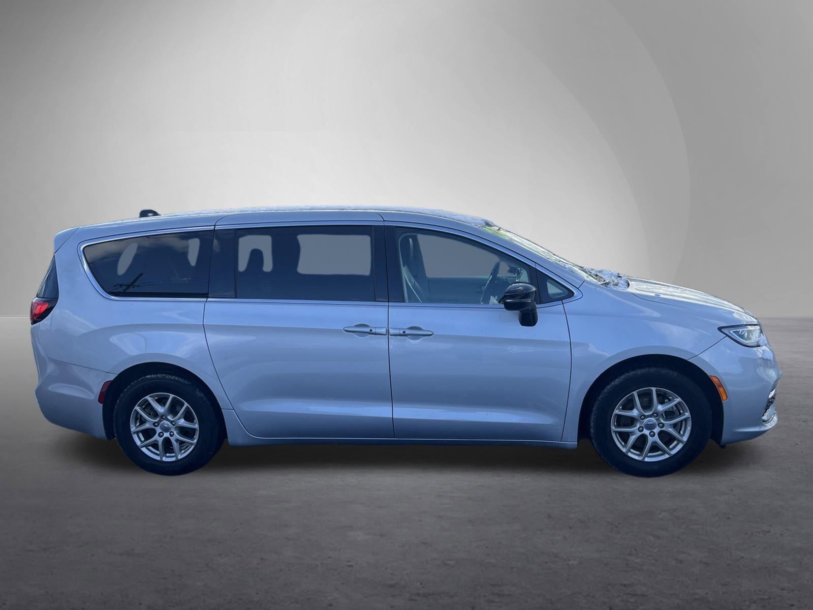 2024 Chrysler Pacifica Touring L FWD