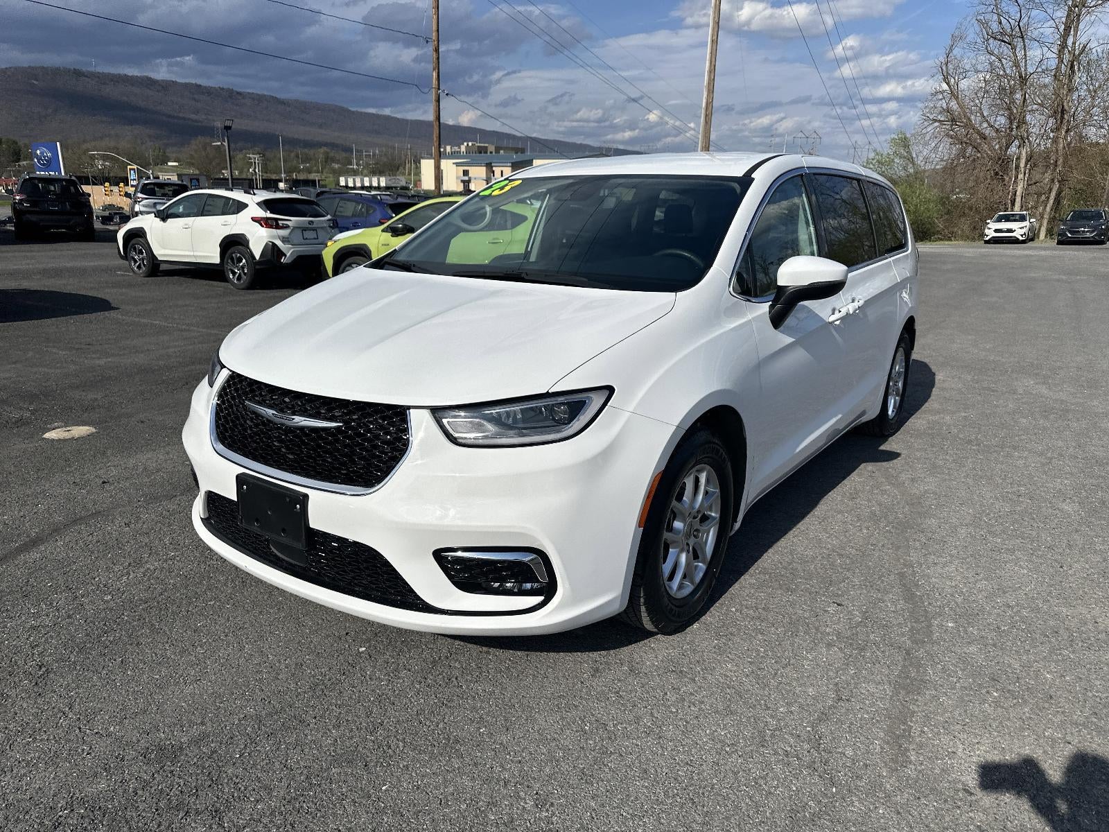 2023 Chrysler Pacifica Touring L FWD