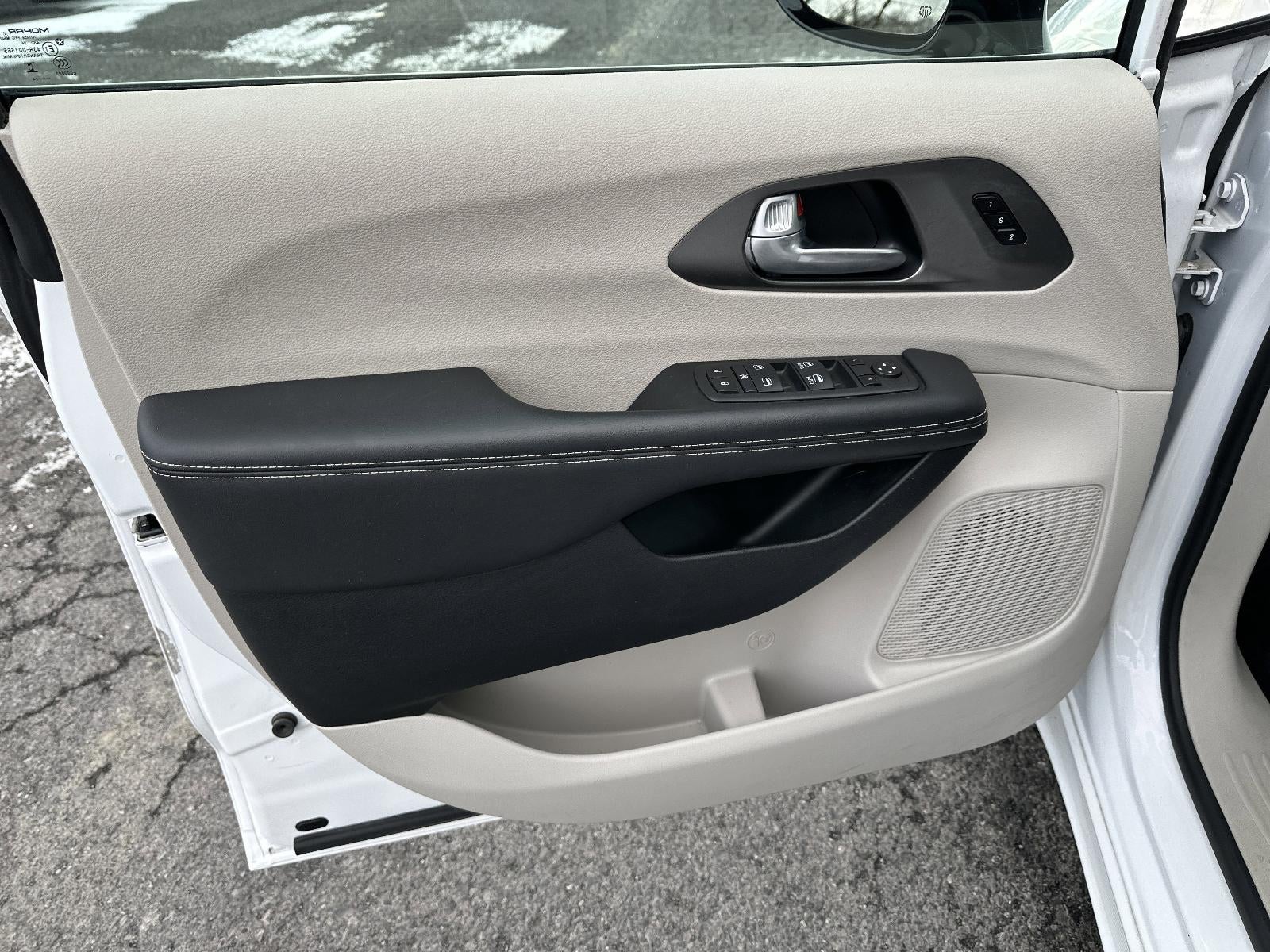 2024 Chrysler Pacifica Touring L FWD