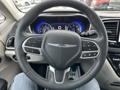 2024 Chrysler Pacifica Touring L FWD