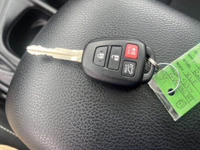 2016 Toyota RAV4 AWD 4dr XLE (Natl)