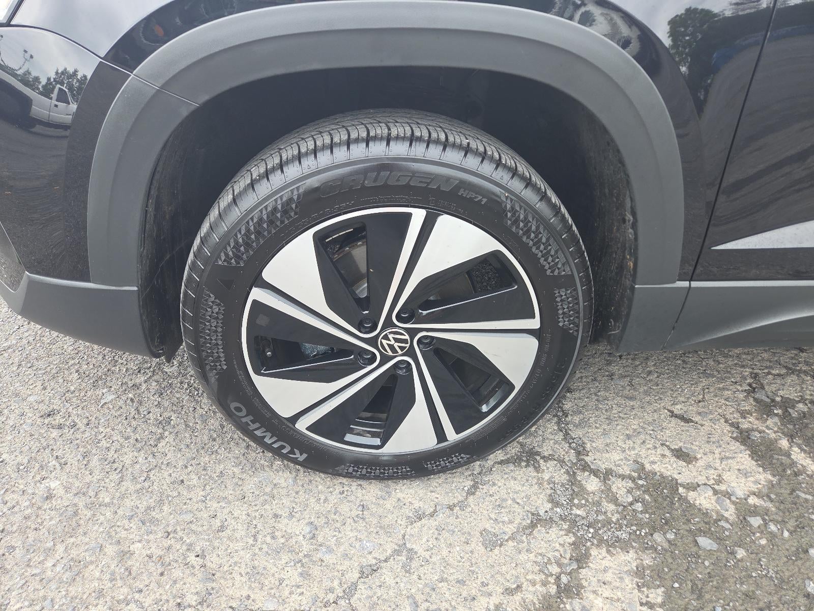 2025 Volkswagen Taos SE 4MOTION
