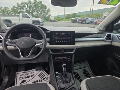 2025 Volkswagen Taos SE 4MOTION