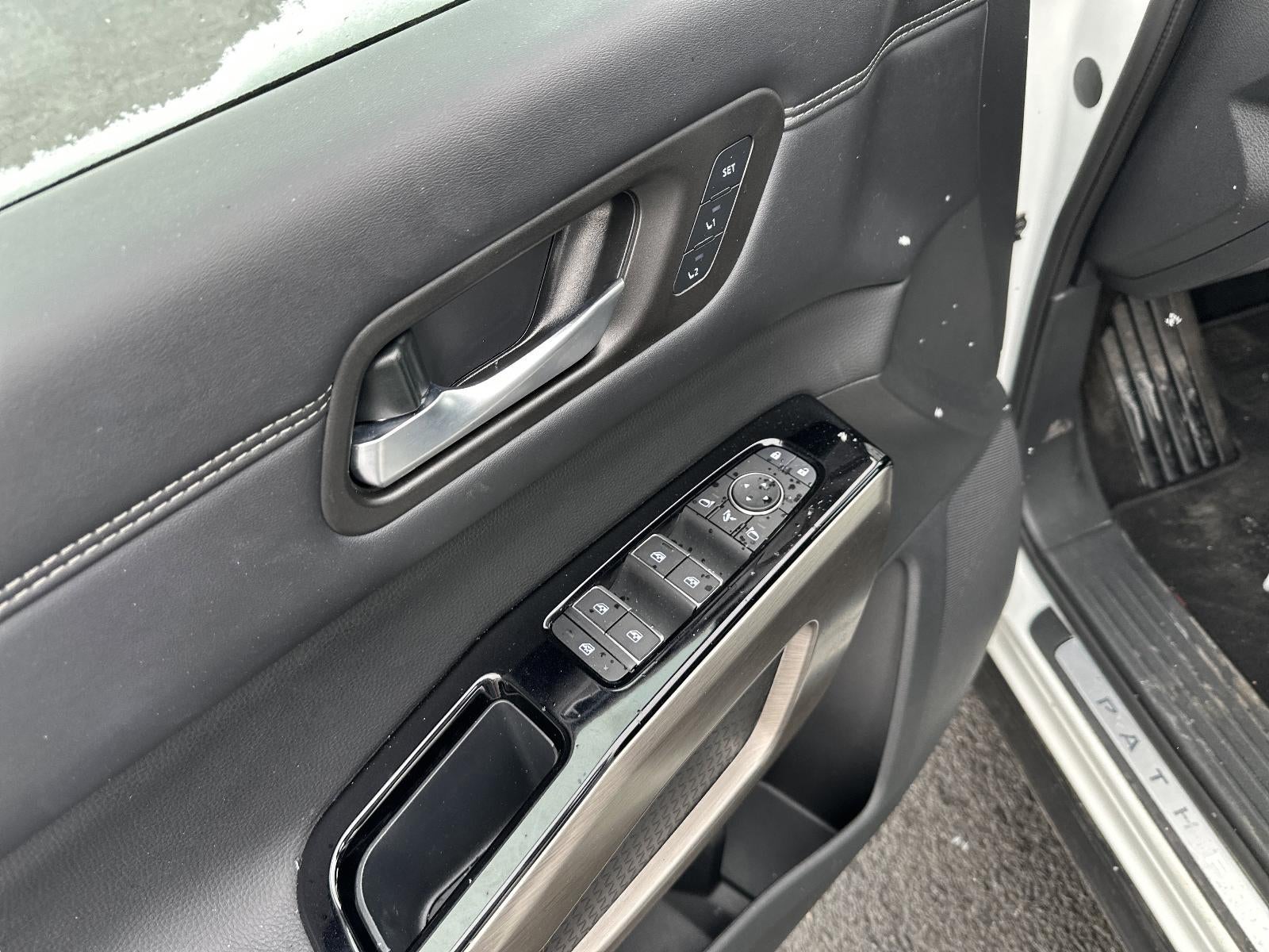 2024 Nissan Pathfinder Platinum 4WD