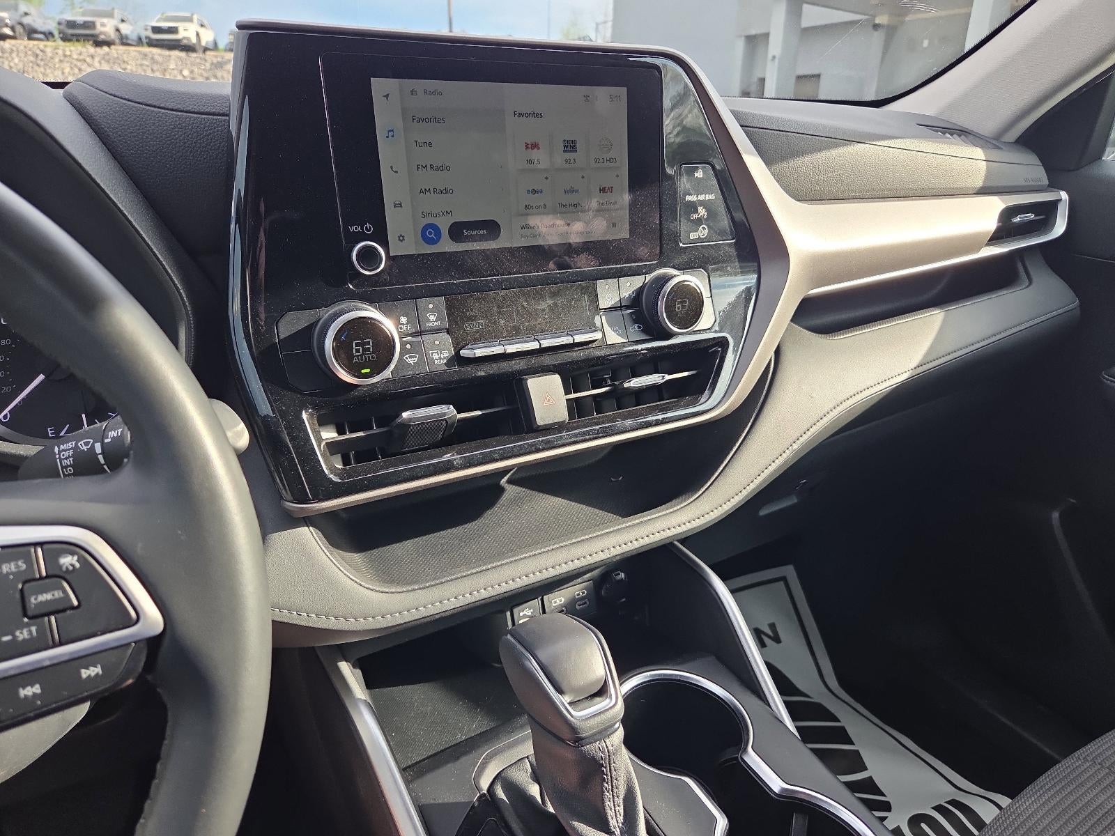 2024 Toyota Highlander LE AWD (SE)