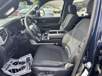 2025 Toyota Tundra 4WD 4WD SR5 CrewMax 5.5' Bed (SE)