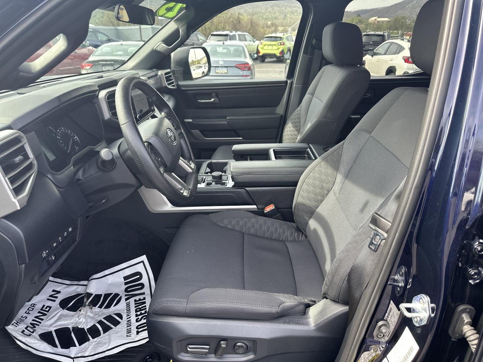 2025 Toyota Tundra 4WD 4WD SR5 CrewMax 5.5' Bed (SE)