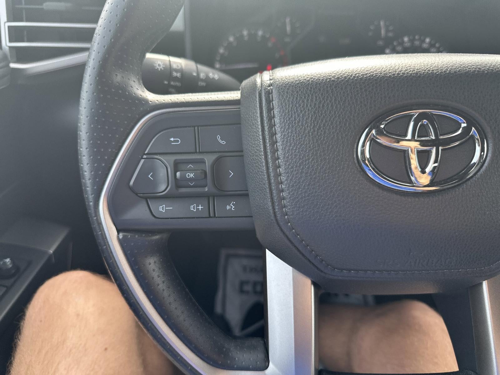 2025 Toyota Tundra 4WD 4WD SR5 CrewMax 5.5' Bed (SE)