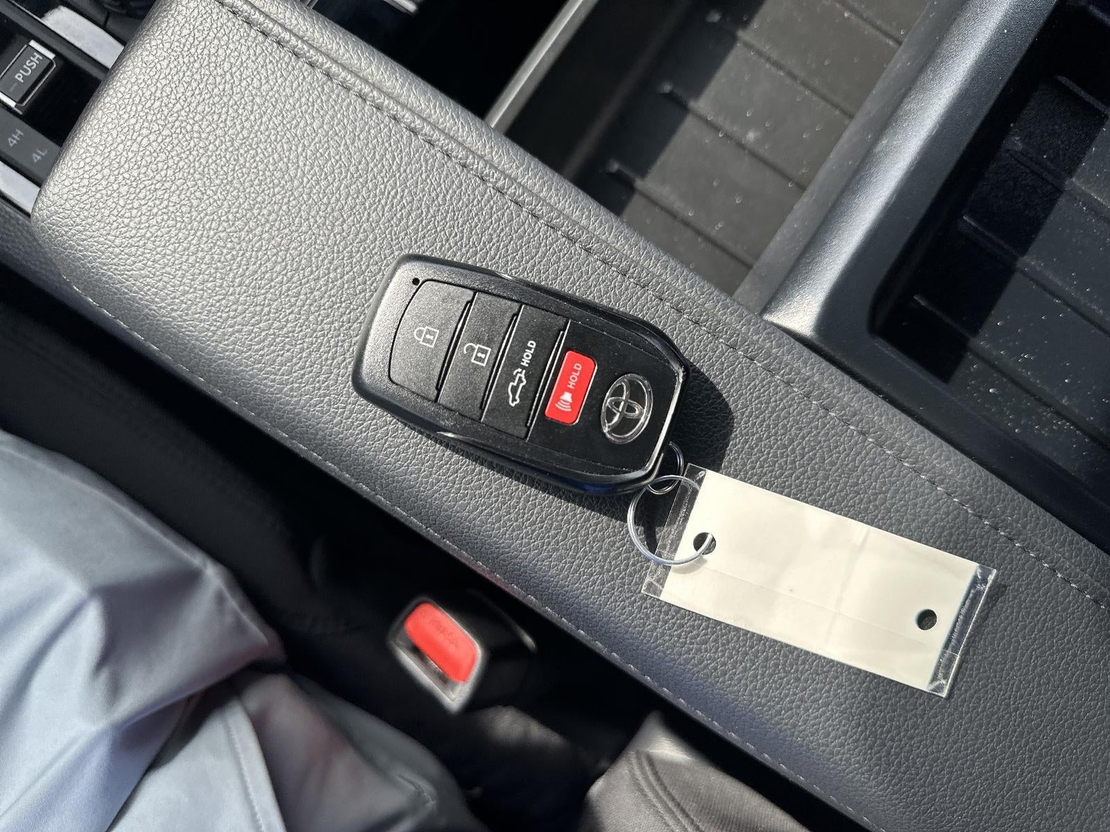 2025 Toyota Tundra 4WD 4WD SR5 CrewMax 5.5' Bed (SE)