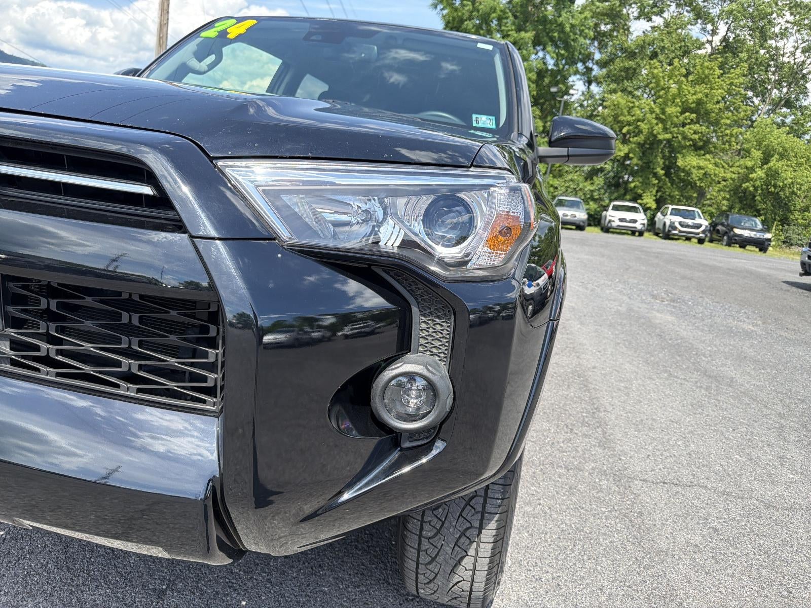 2024 Toyota 4Runner SR5 4WD (GS)