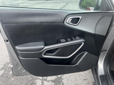 2024 Kia Soul LX IVT