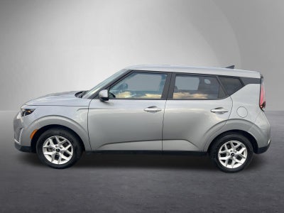 2024 Kia Soul LX IVT