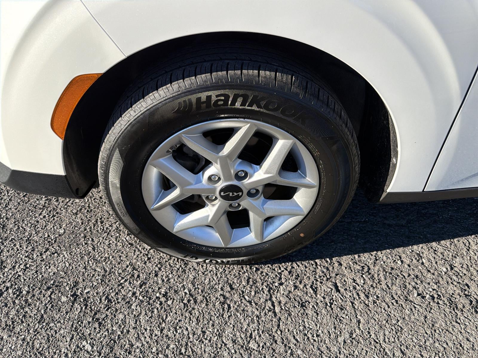 2024 Kia Soul LX IVT