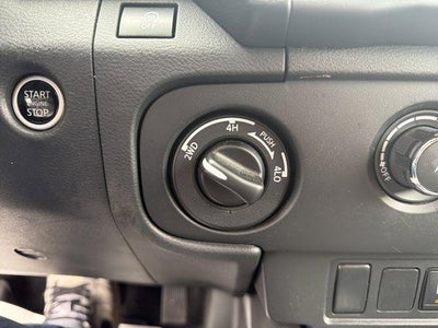 2025 Nissan Frontier Crew Cab 4x4 SV