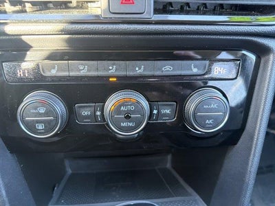 2024 Volkswagen Taos SE FWD