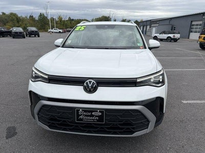 2025 Volkswagen Taos SE 4MOTION