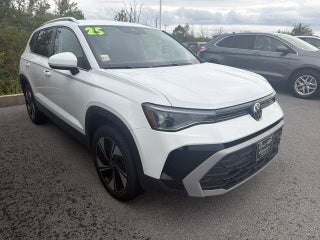 2025 Volkswagen Taos SE 4MOTION
