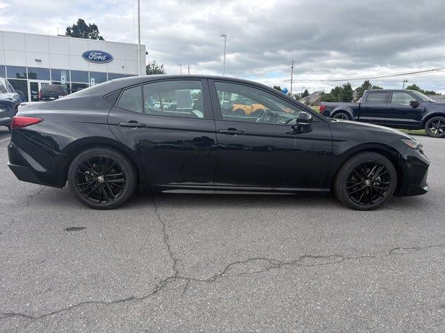 2025 Toyota Camry SE (SE)