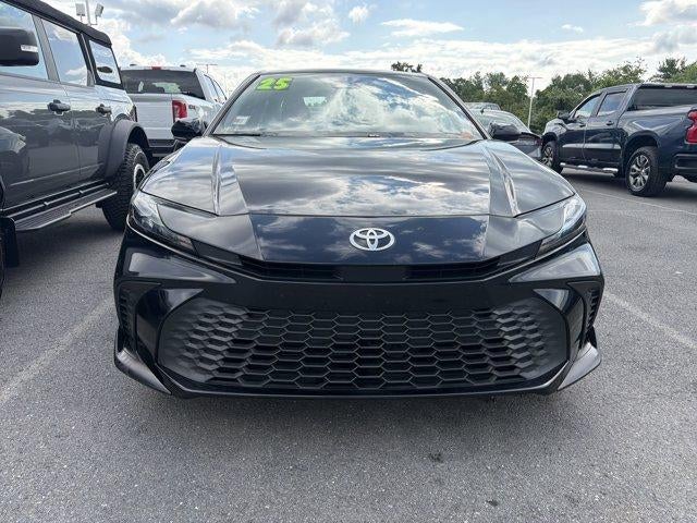 2025 Toyota Camry SE (SE)