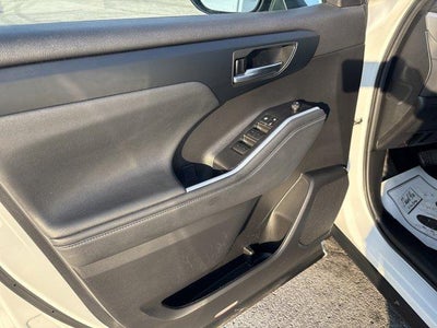 2022 Toyota Highlander XLE AWD (Natl)