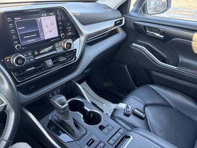 2022 Toyota Highlander XLE AWD (Natl)