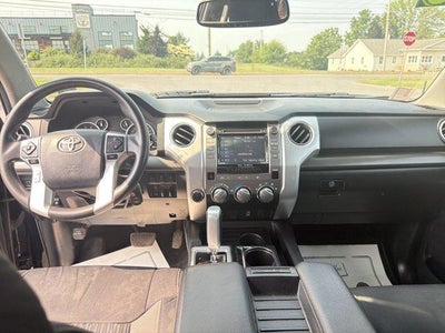 2016 Toyota Tundra 4WD Truck 4WD CrewMax Short Bed 5.7L SR5 (SE)