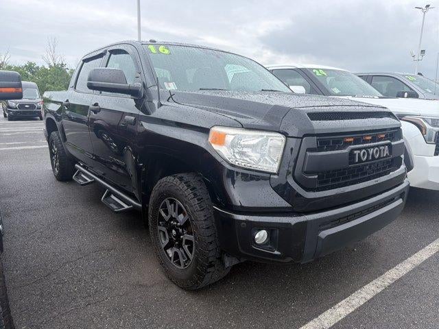 2016 Toyota Tundra 4WD Truck 4WD CrewMax Short Bed 5.7L SR5 (SE)