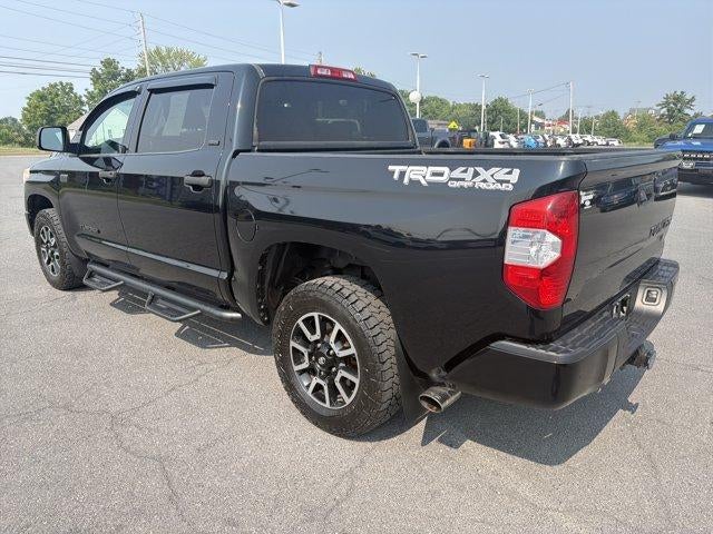 2016 Toyota Tundra 4WD Truck 4WD CrewMax Short Bed 5.7L SR5 (SE)