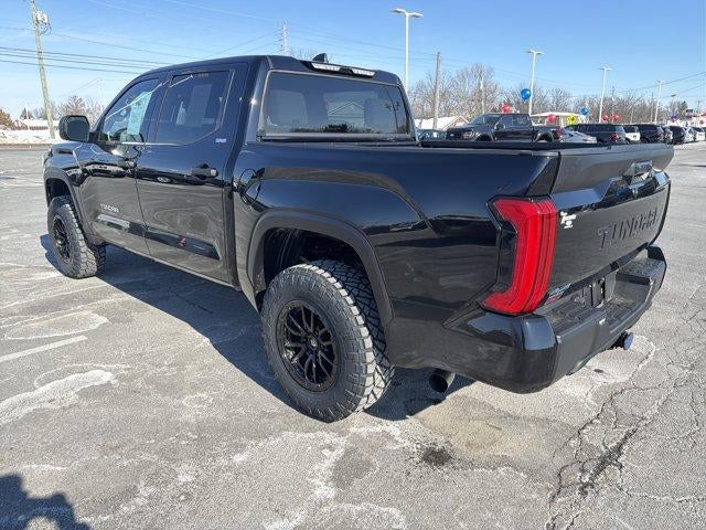2025 Toyota Tundra 4WD 4WD SR5 CrewMax 5.5' Bed (SE)
