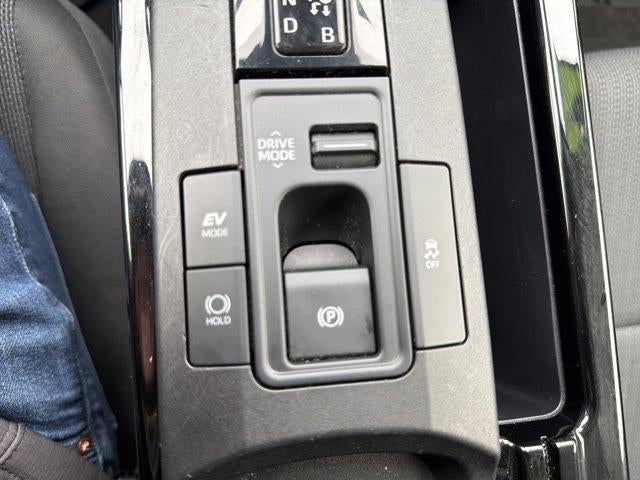 2025 Toyota Prius LE (Natl)