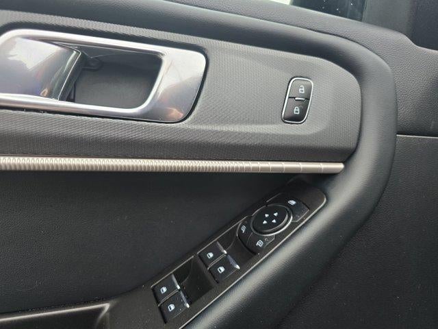 2025 Ford Explorer ST-Line 4WD