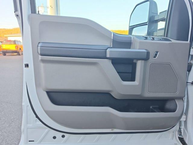 2022 Ford Super Duty F-250 SRW XLT 4WD Crew Cab 6.75' Box