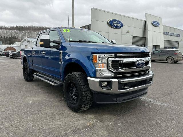 2022 Ford Super Duty F-250 SRW XLT 4WD Crew Cab 6.75' Box