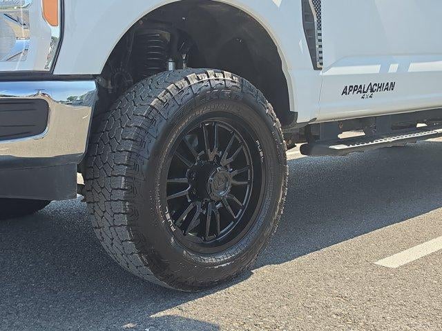 2023 Ford Super Duty F-350 SRW XL 4WD Crew Cab 6.75' Box