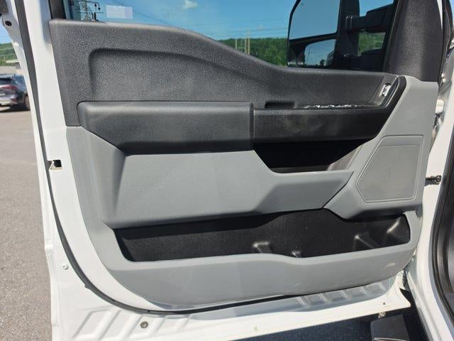 2023 Ford Super Duty F-350 SRW XL 4WD Crew Cab 6.75' Box