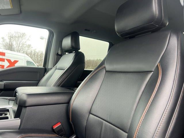 2025 Ford Super Duty F-350 DRW LARIAT 4WD Crew Cab 8' Box