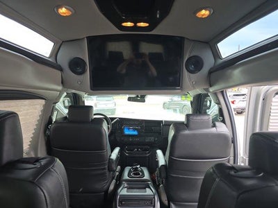 2021 Chevrolet Express Passenger 2500 Regular Wheelbase Rear-Wheel Drive 1LS