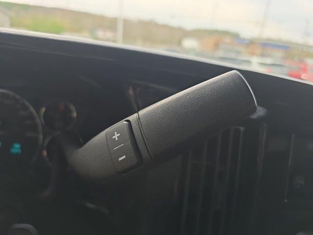 2021 Chevrolet Express Passenger 2500 Regular Wheelbase Rear-Wheel Drive 1LS