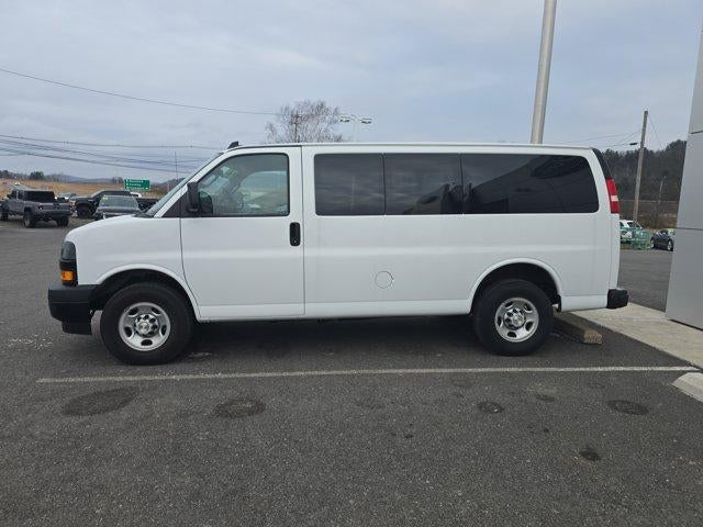 2023 Chevrolet Express Passenger 3500 Regular Wheelbase Rear-Wheel Drive 1LS