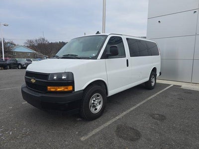 2023 Chevrolet Express Passenger 3500 Regular Wheelbase Rear-Wheel Drive 1LS